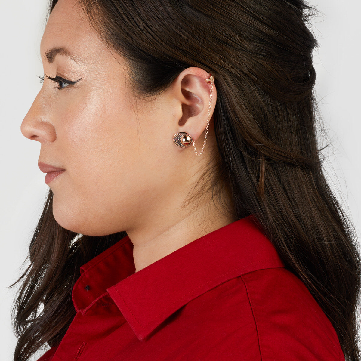 Detail view of the cubic zirconia crystals on the Bajoran earring