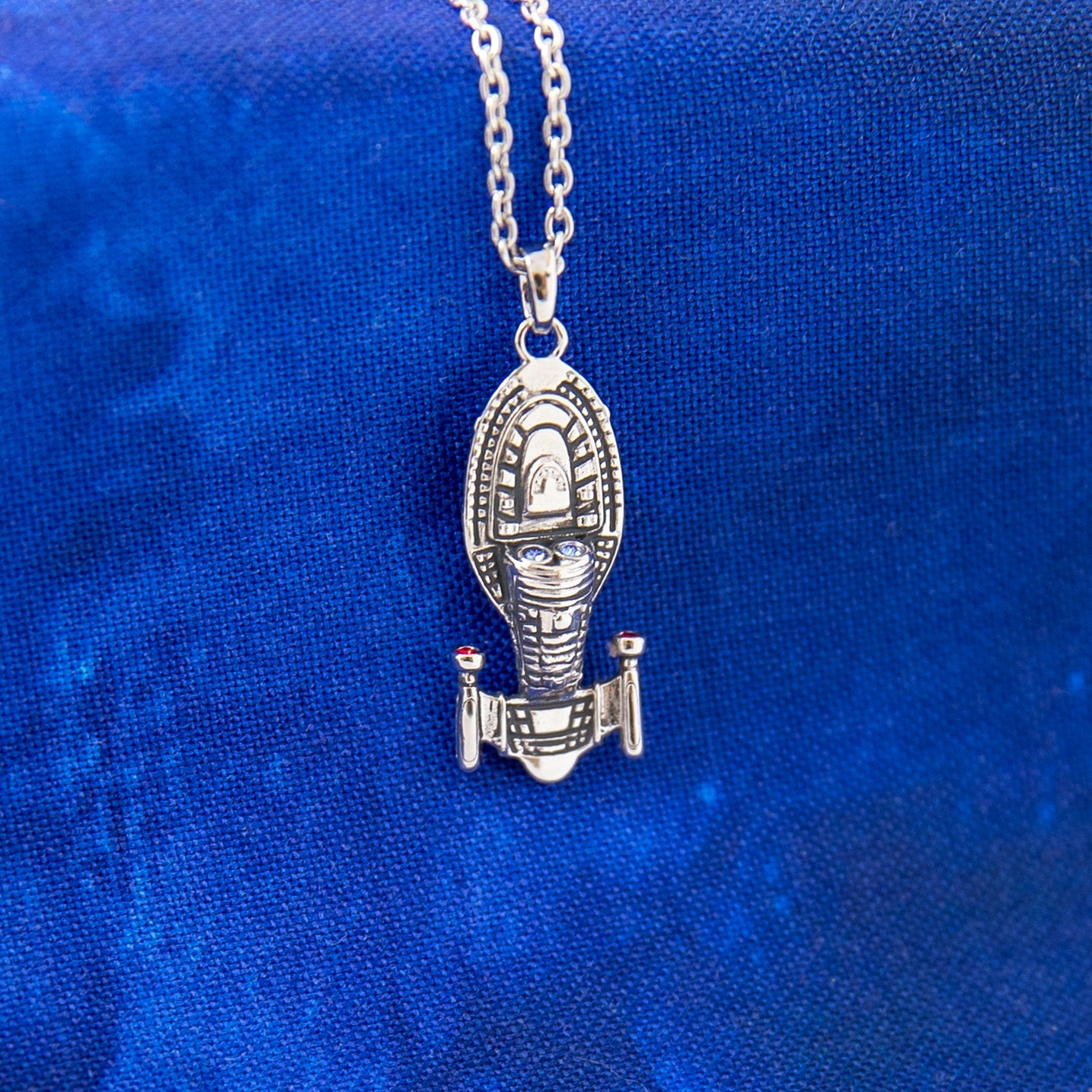 USS Voyager starship pendant showing warp nacelles